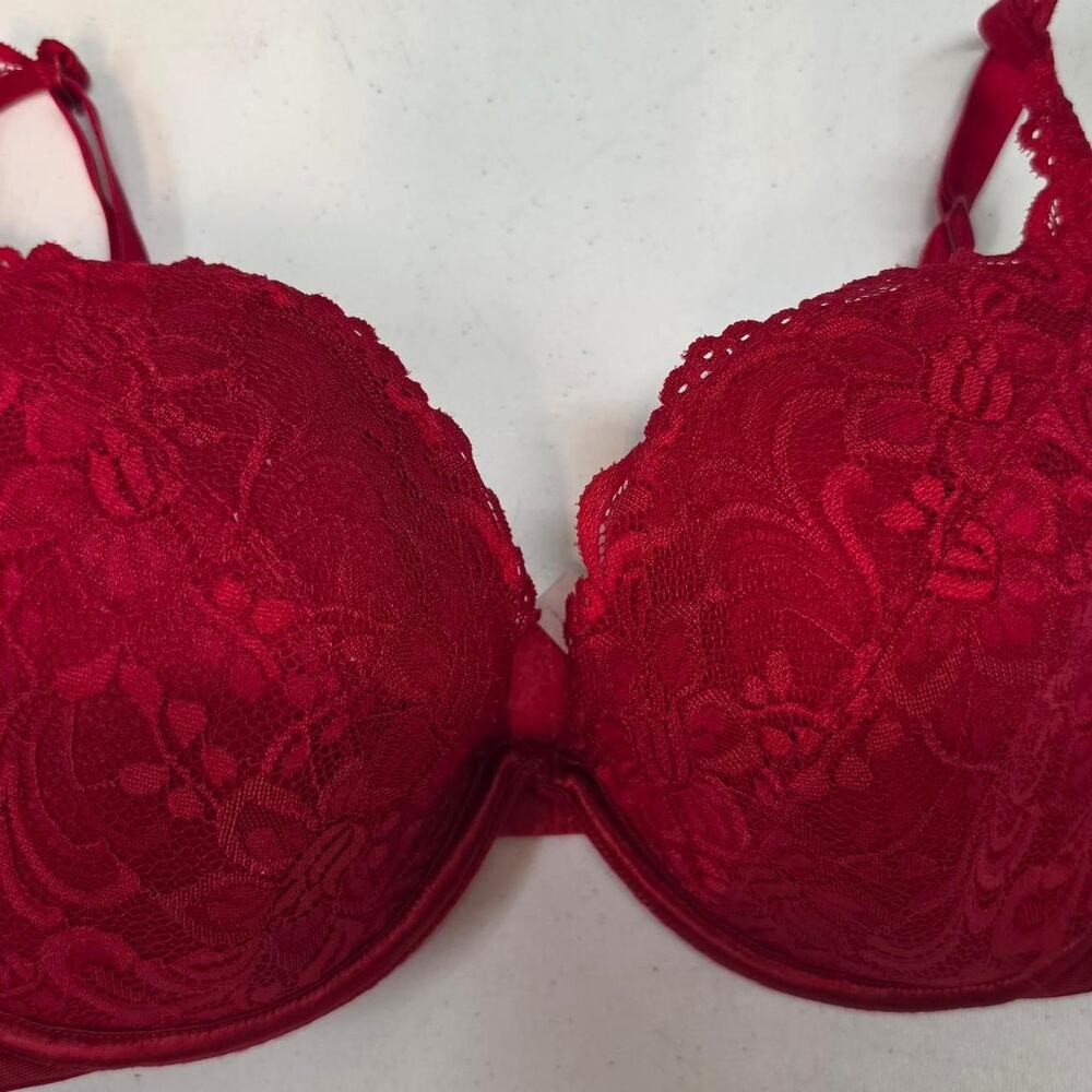 Cacique red lace bra with